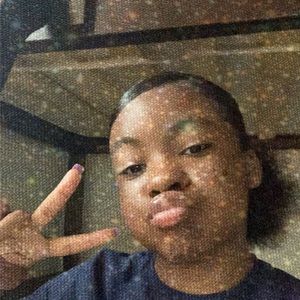 Meet your Posher, Naima